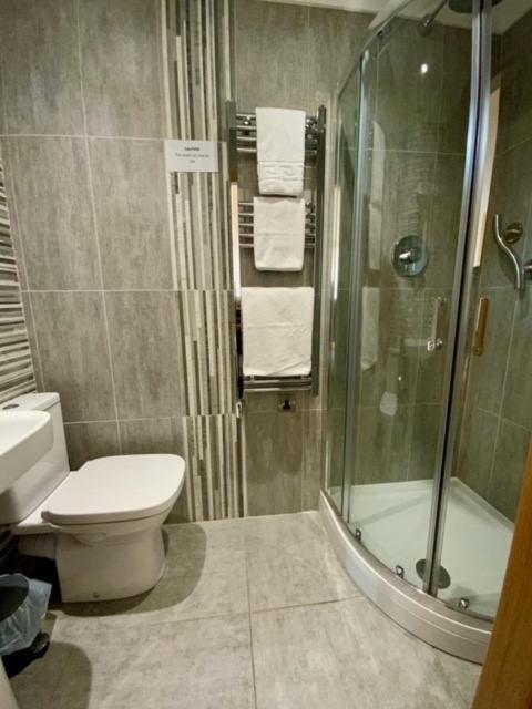 Victoria Hotel Kirkcaldy Zewnętrze zdjęcie